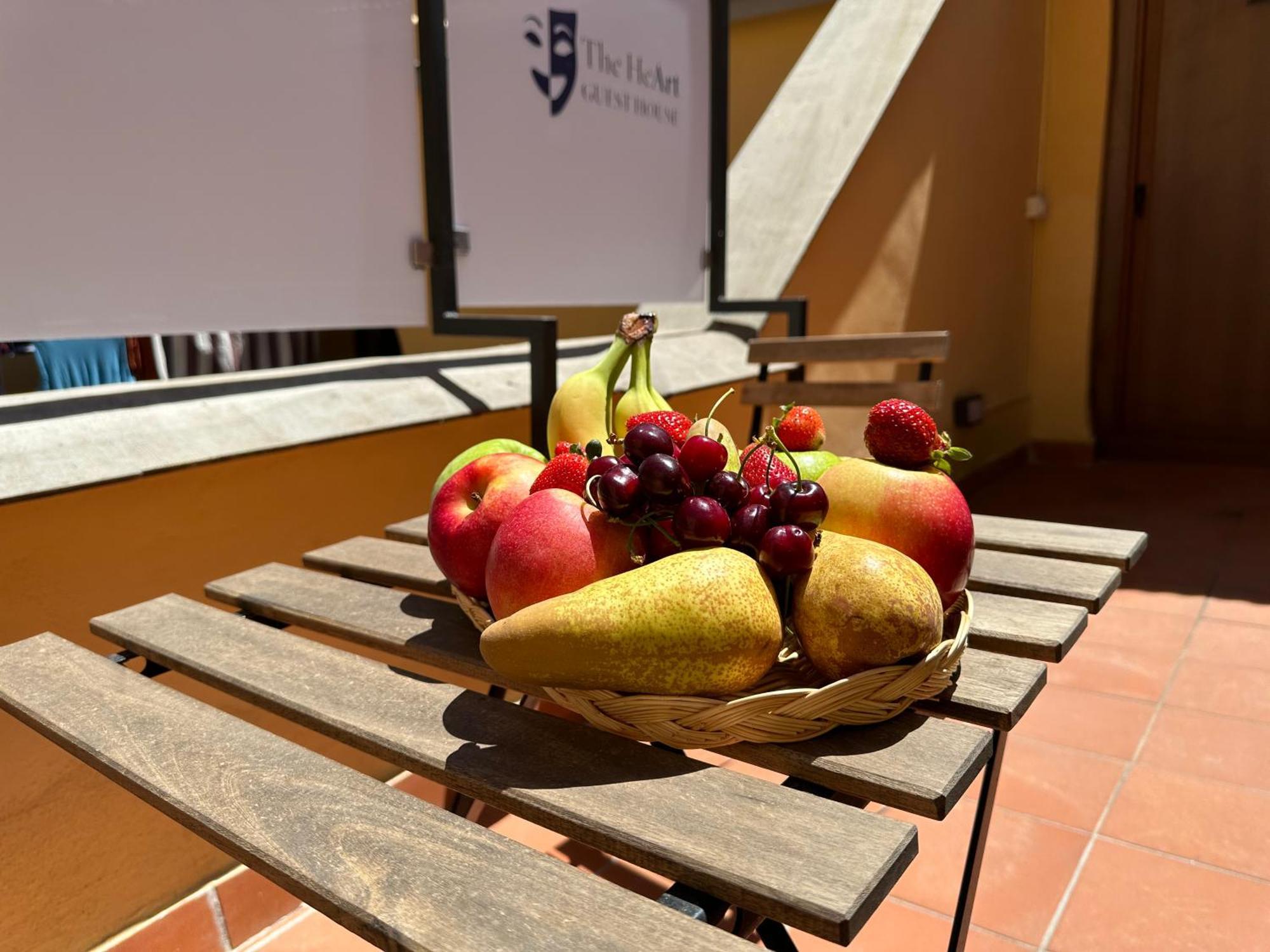 The Heart Guest House Naples Exterior photo